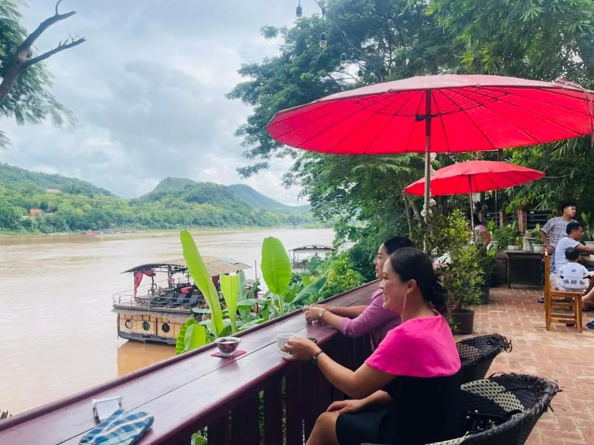 Anisa Mekong Riverside Villa Luang Prabang 3*,