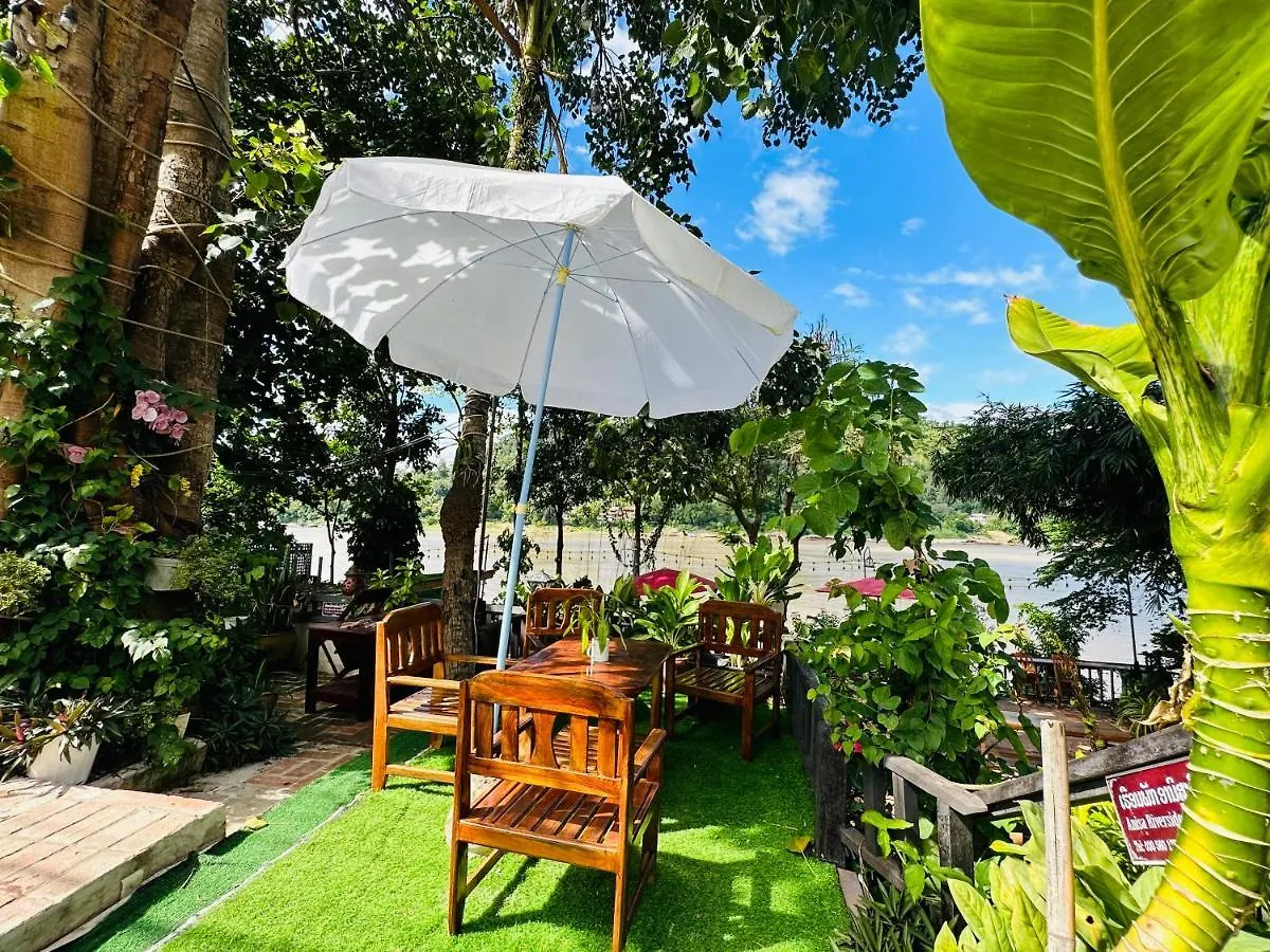 Anisa Mekong Riverside Villa Luang Prabang 3*,