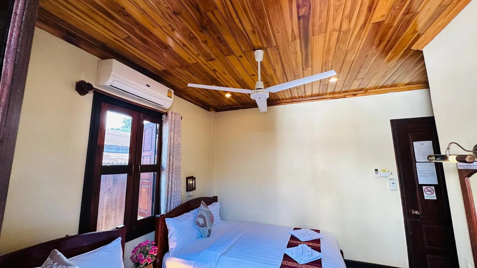 Anisa Mekong Riverside Villa Luang Prabang 3*,