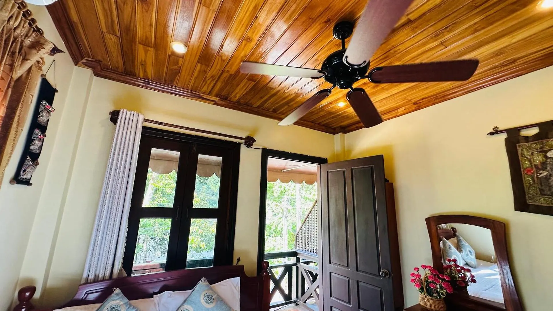 Anisa Mekong Riverside Villa Luang Prabang