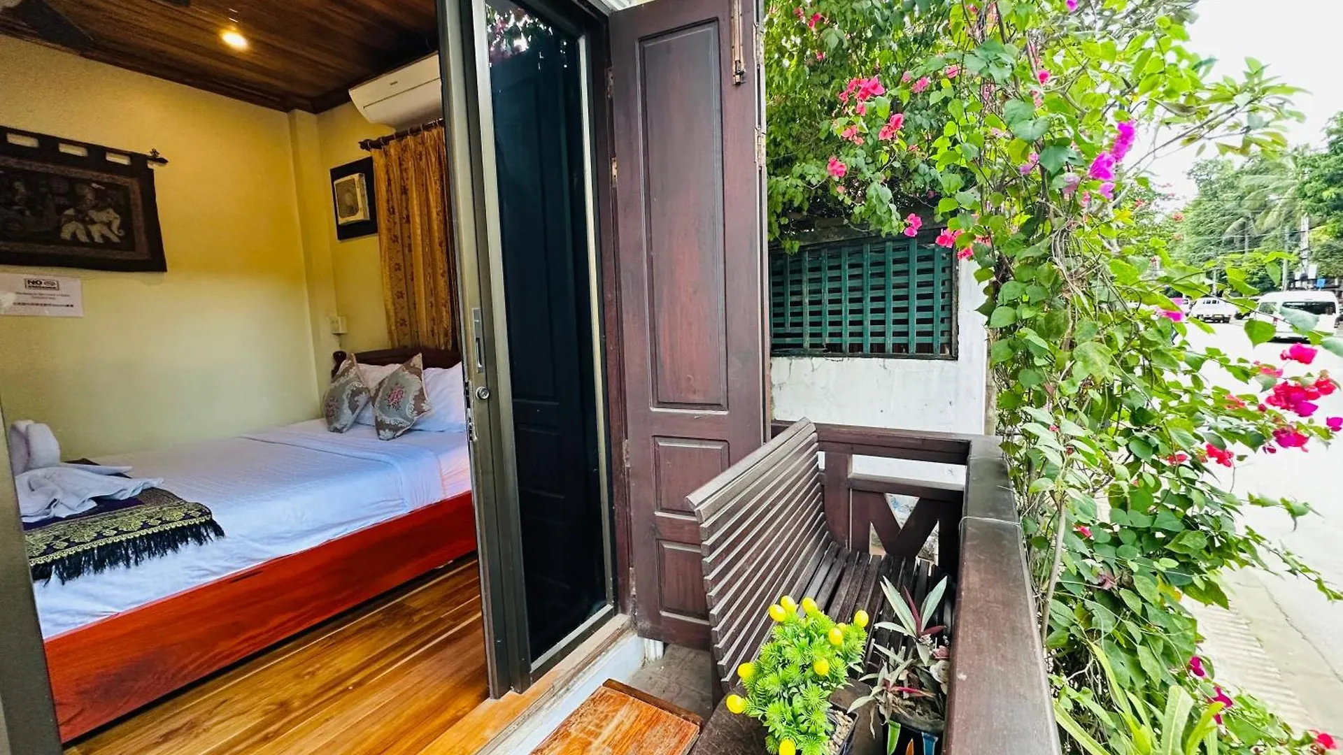 Anisa Mekong Riverside Villa Luang Prabang Hotel
