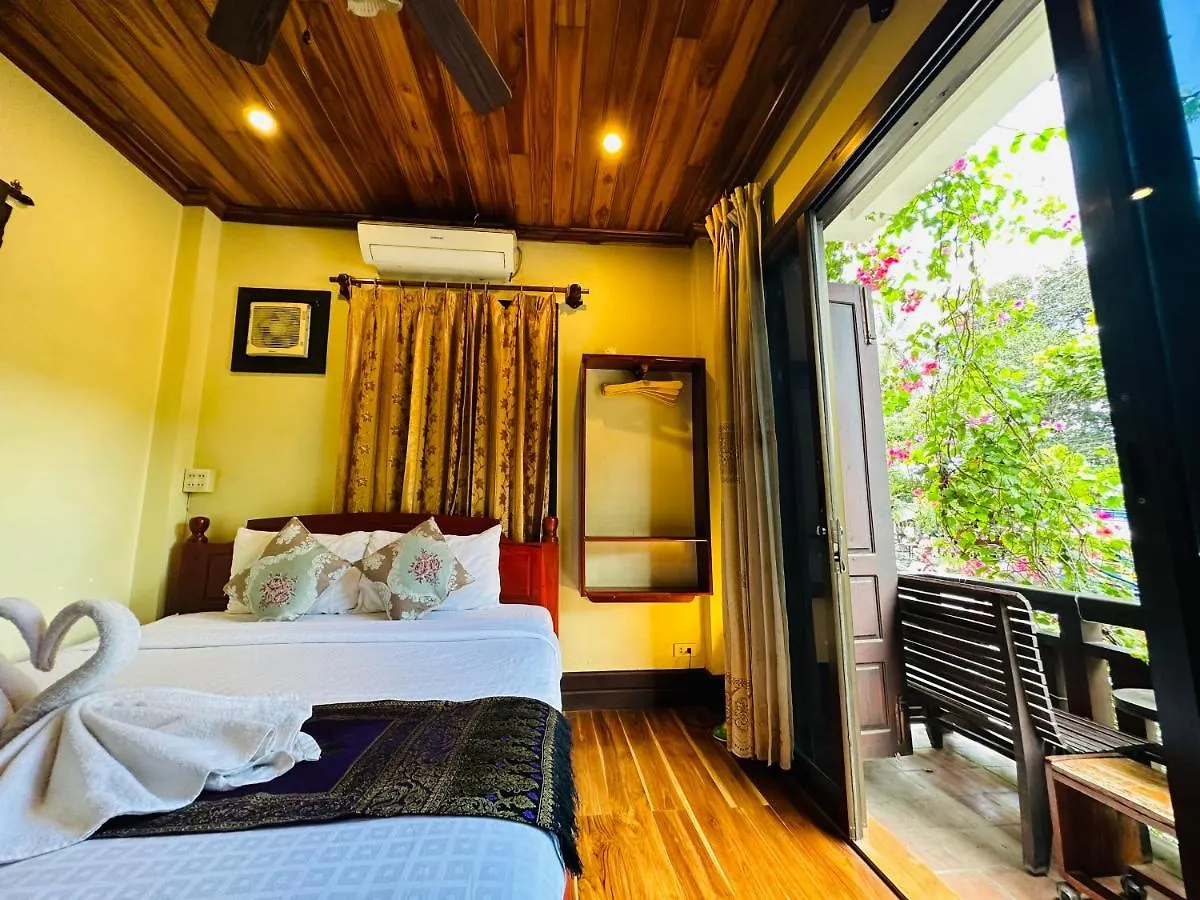 לואנג פרבאנג Anisa Mekong Riverside Villa מלון לואנג פרבאנג