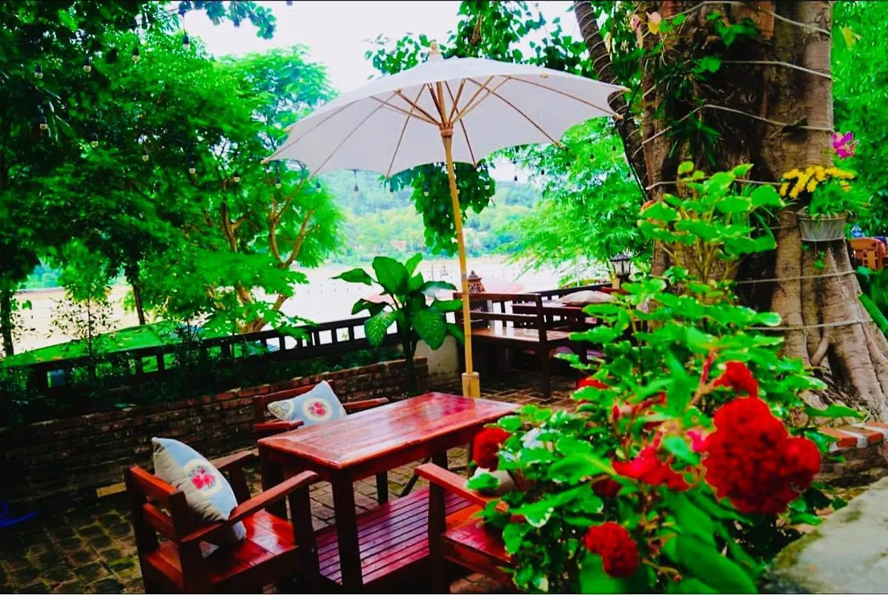 לואנג פרבאנג Anisa Mekong Riverside Villa מלון לואנג פרבאנג