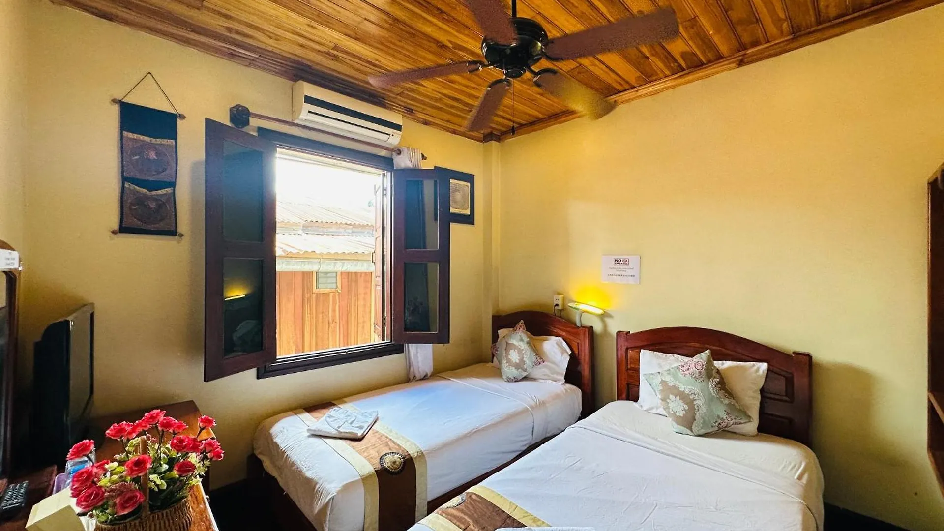 מלון לואנג פרבאנג Anisa Mekong Riverside Villa