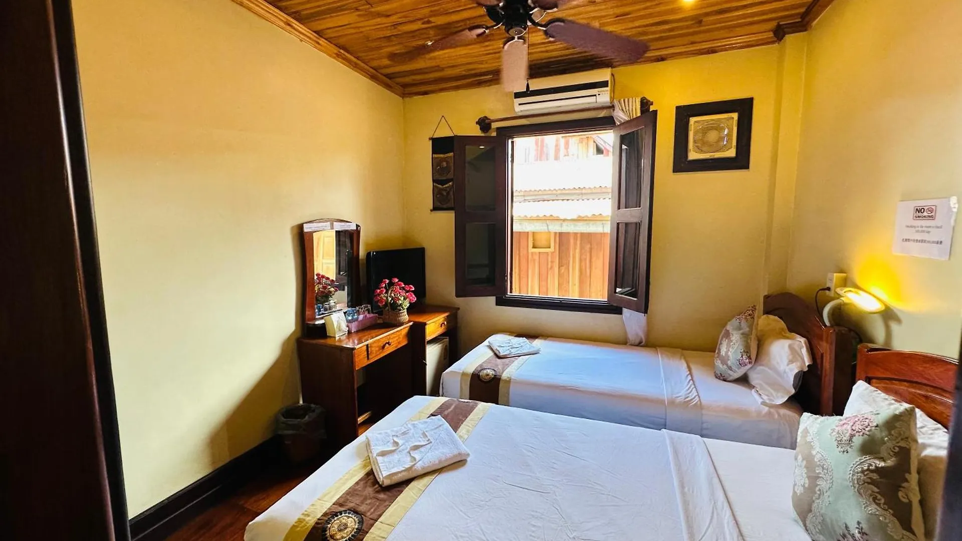 לואנג פרבאנג Anisa Mekong Riverside Villa 3*, לואנג פרבאנג