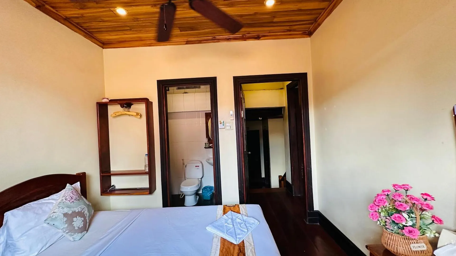לואנג פרבאנג Anisa Mekong Riverside Villa 3*, לואנג פרבאנג