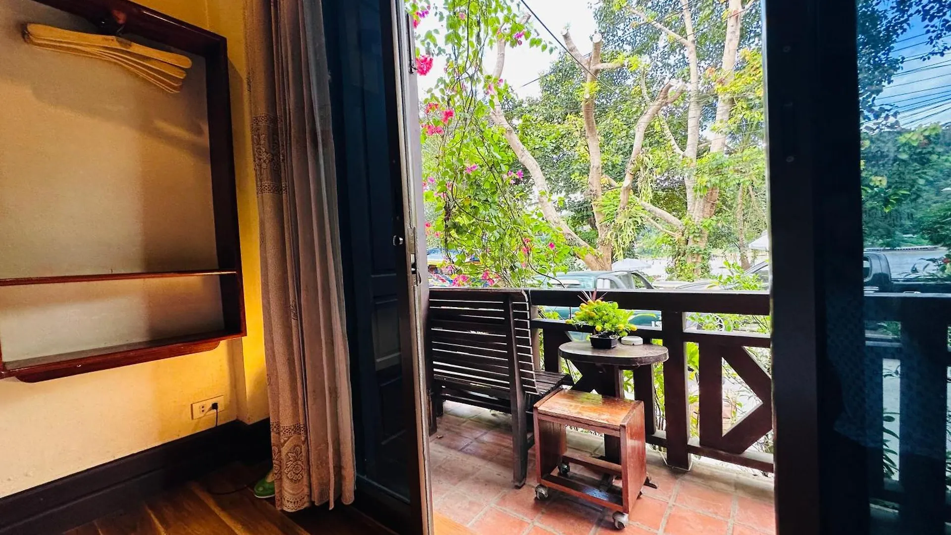 לואנג פרבאנג Anisa Mekong Riverside Villa לאוס
