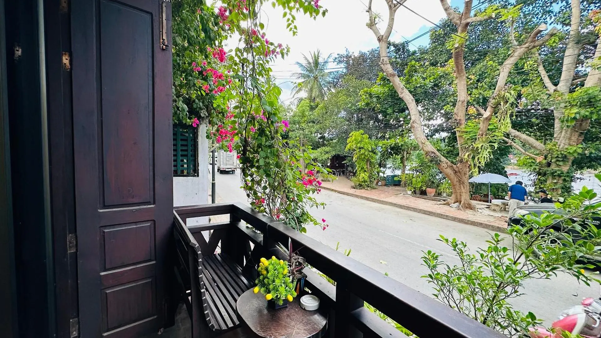 מלון לואנג פרבאנג Anisa Mekong Riverside Villa